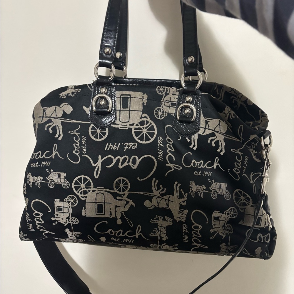 Coach Black and Cream Signature Carriage Shoulder Bag - Picture 2 of 4